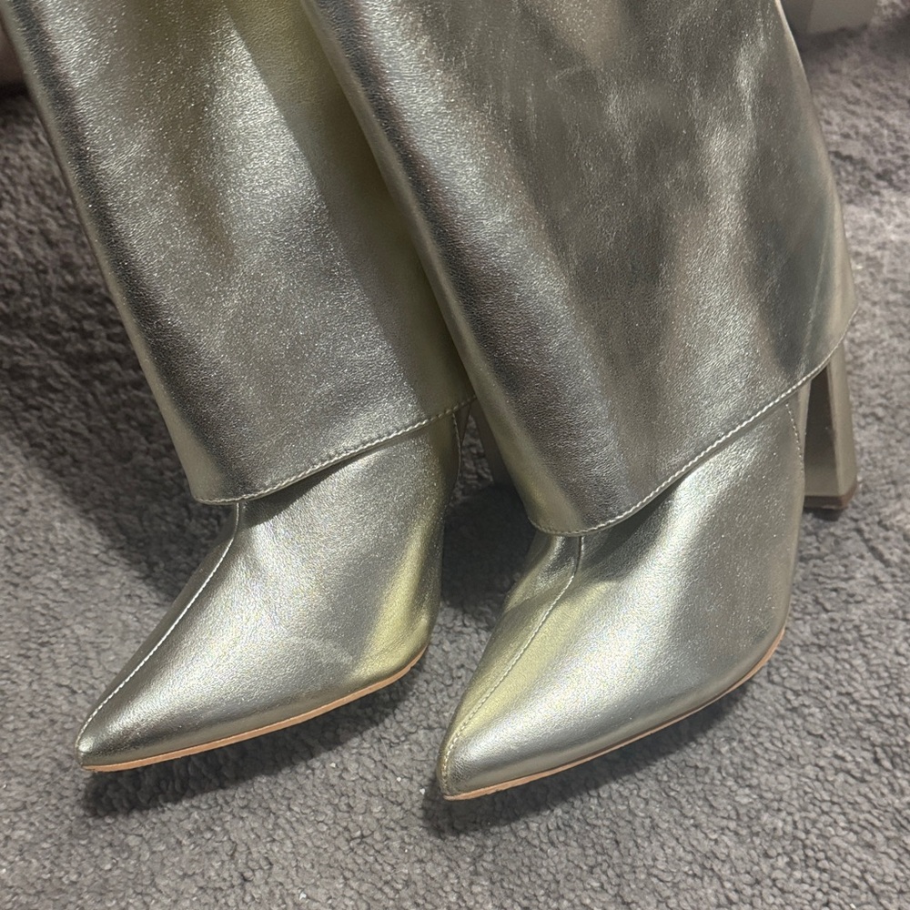 PrettyLittleThing Silver Heeled Boots